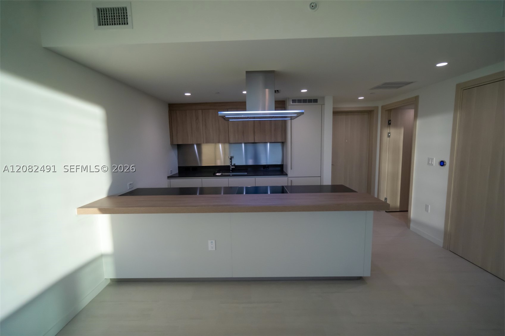 1000 Brickell Plaza #2406, Miami FL 33131