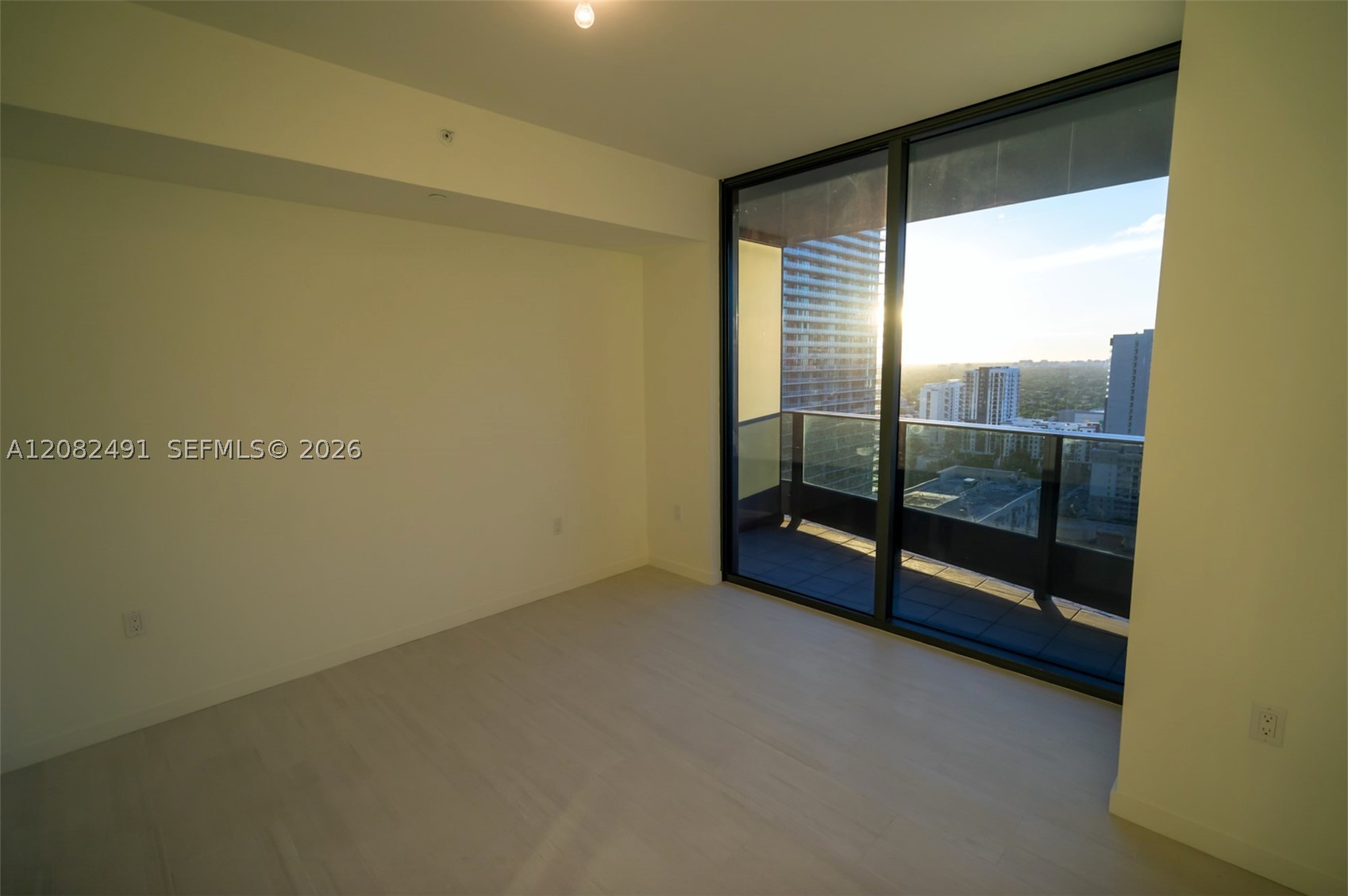 1000 Brickell Plaza #2406, Miami FL 33131