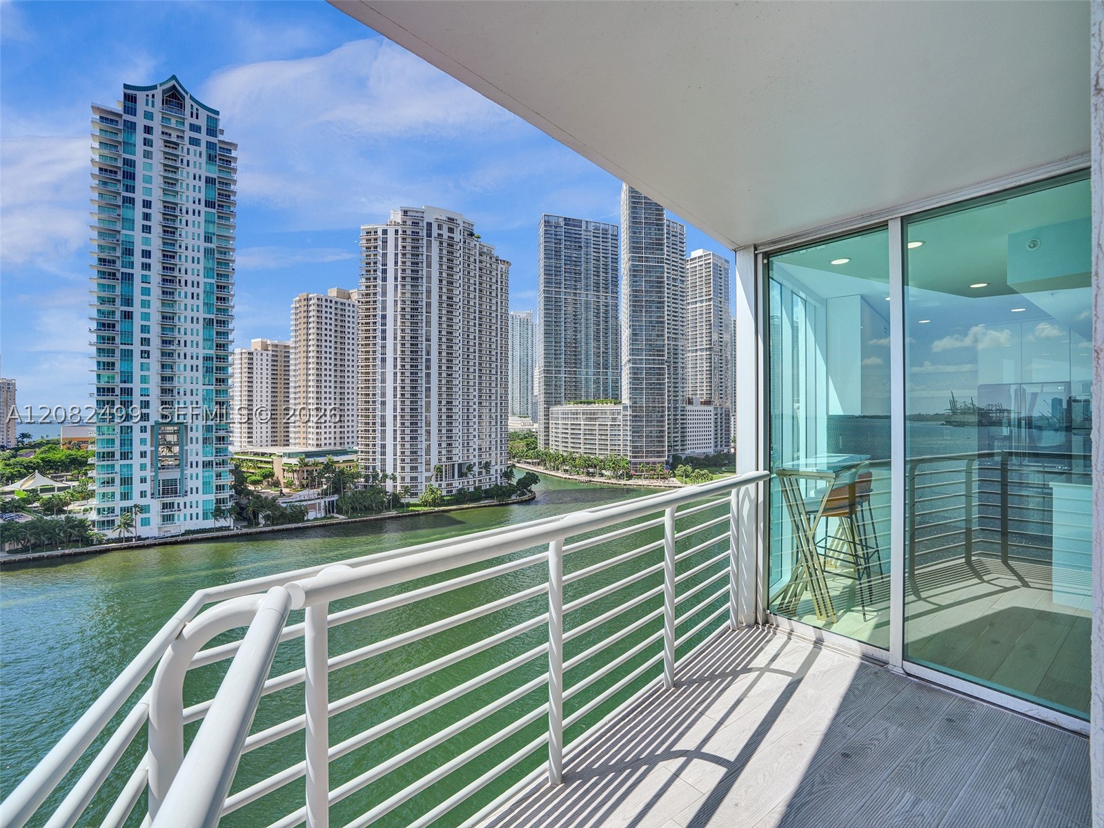 325 S Biscayne Blvd #1423, Miami FL 33131