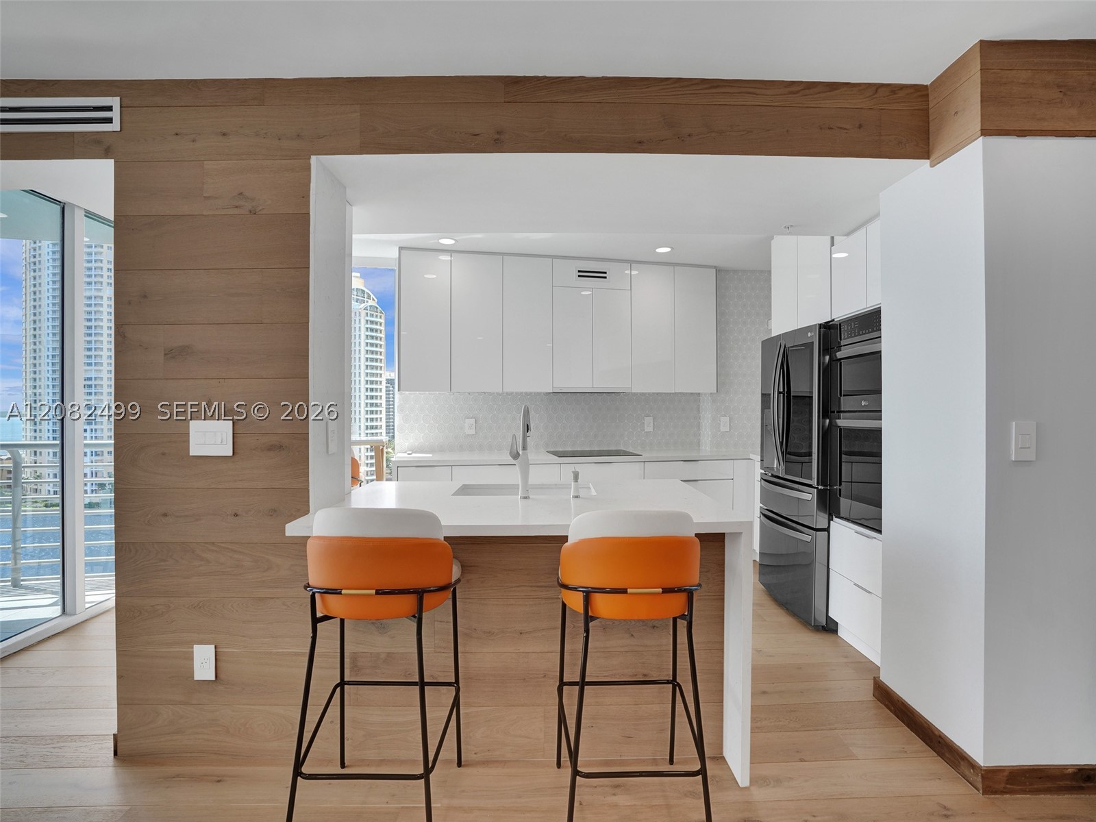 325 S Biscayne Blvd #1423, Miami FL 33131