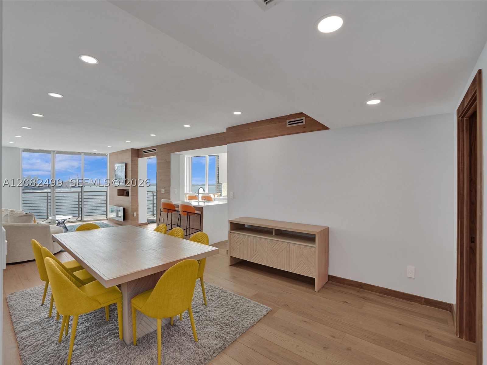 325 S Biscayne Blvd #1423, Miami FL 33131