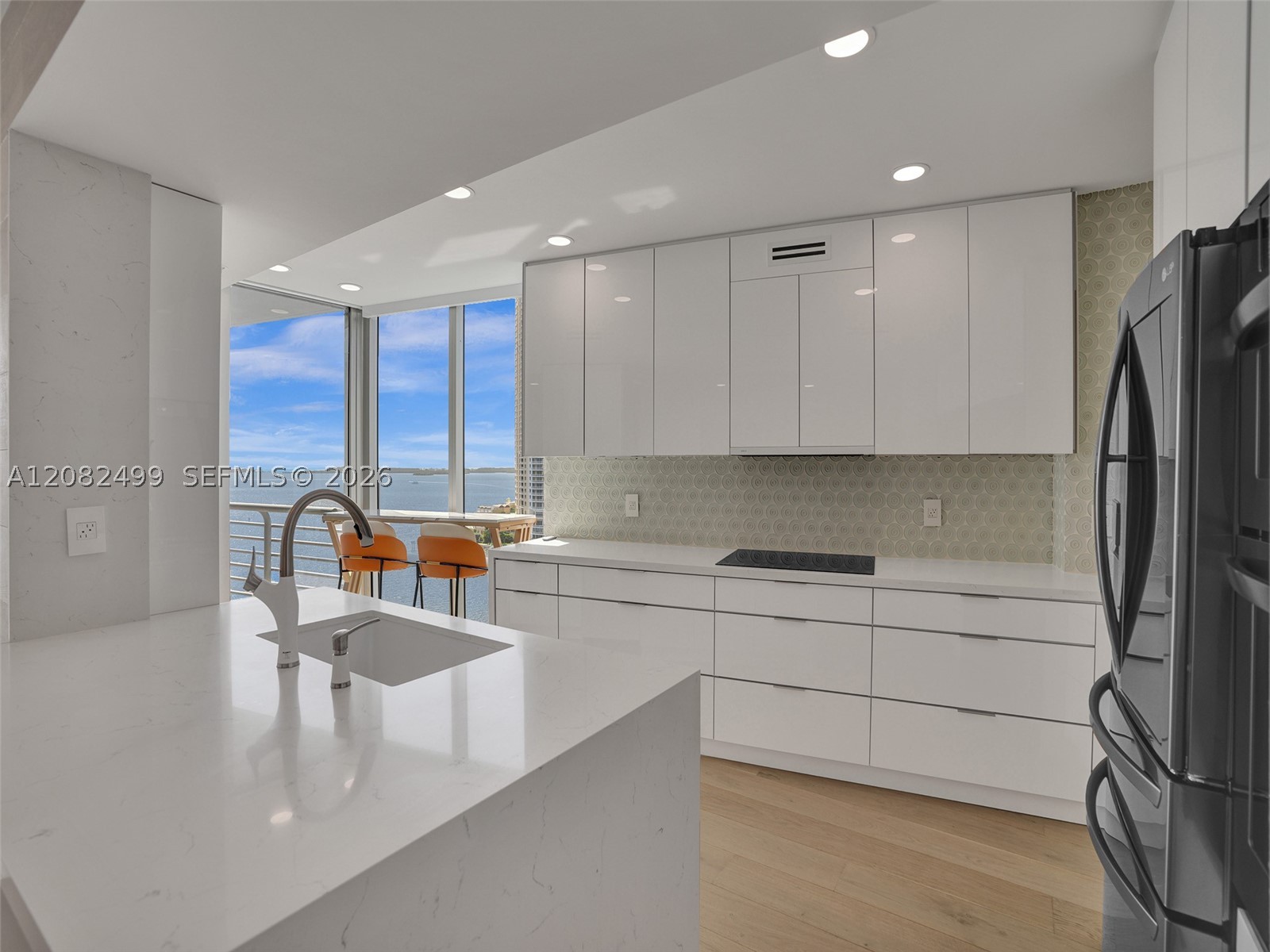 325 S Biscayne Blvd #1423, Miami FL 33131