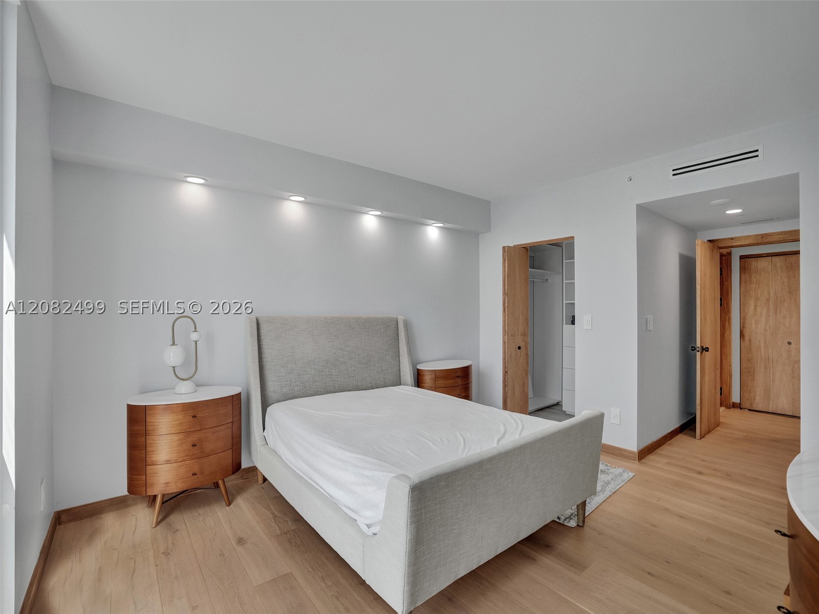 325 S Biscayne Blvd #1423, Miami FL 33131