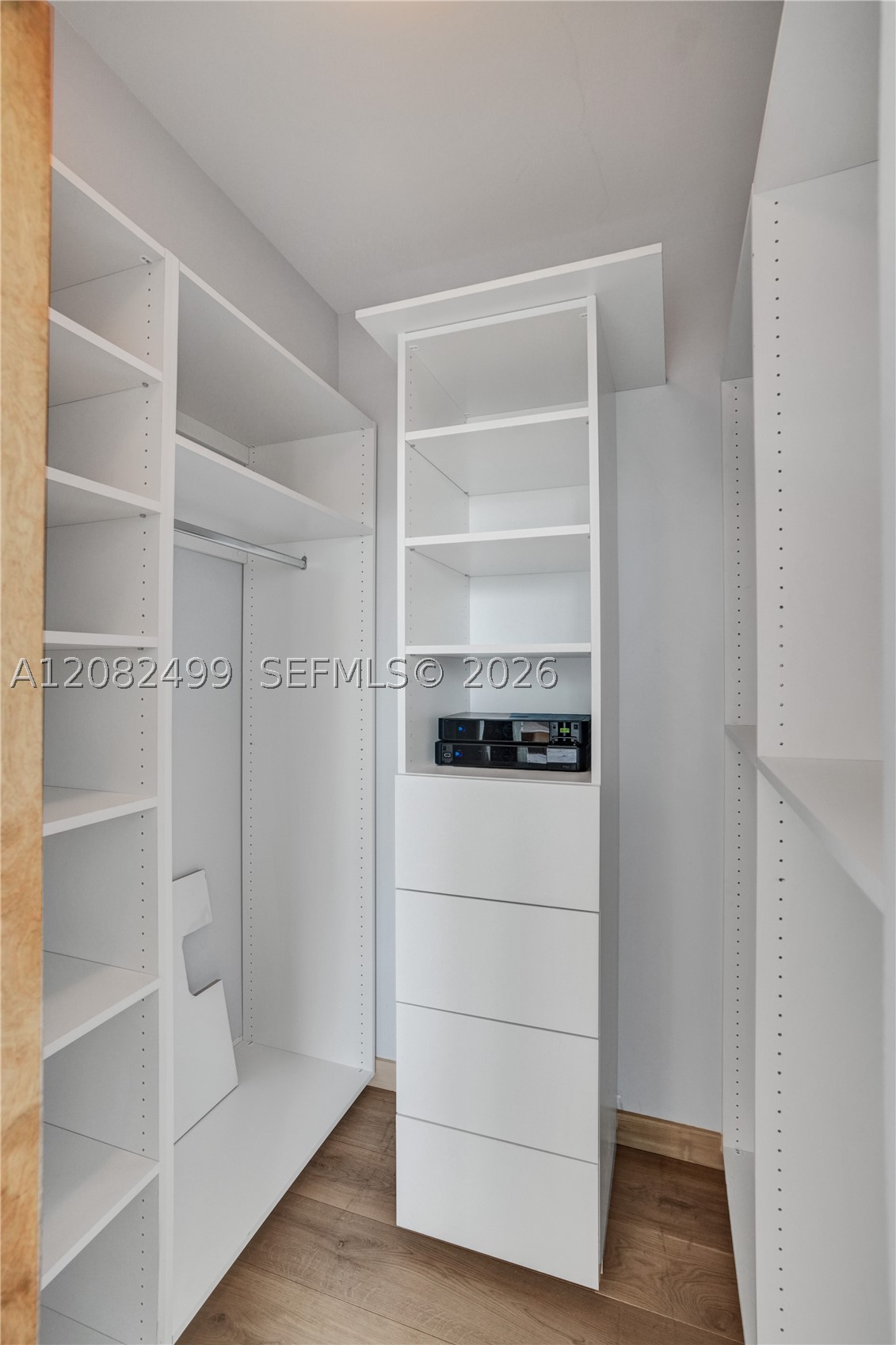 325 S Biscayne Blvd #1423, Miami FL 33131
