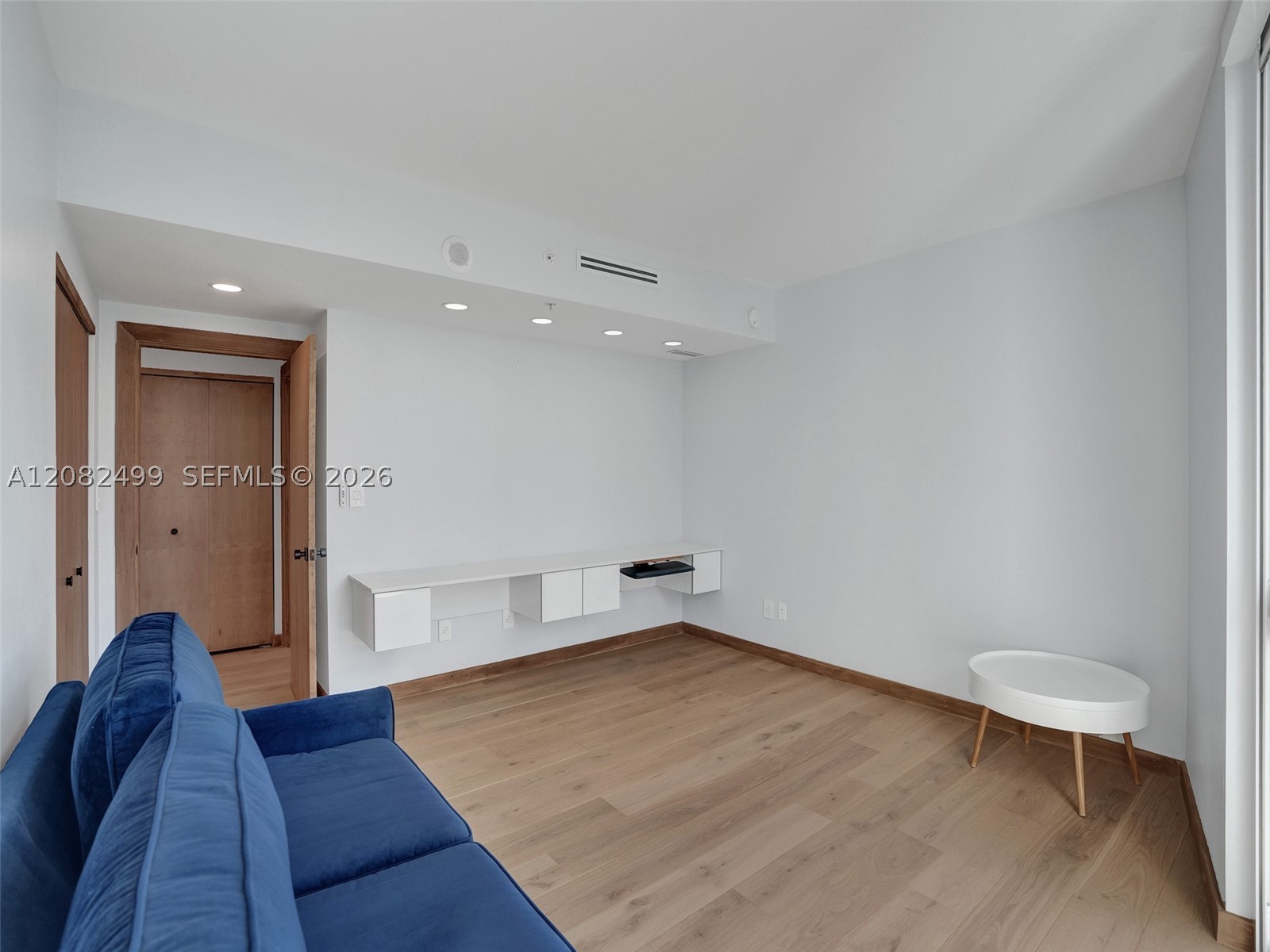 325 S Biscayne Blvd #1423, Miami FL 33131