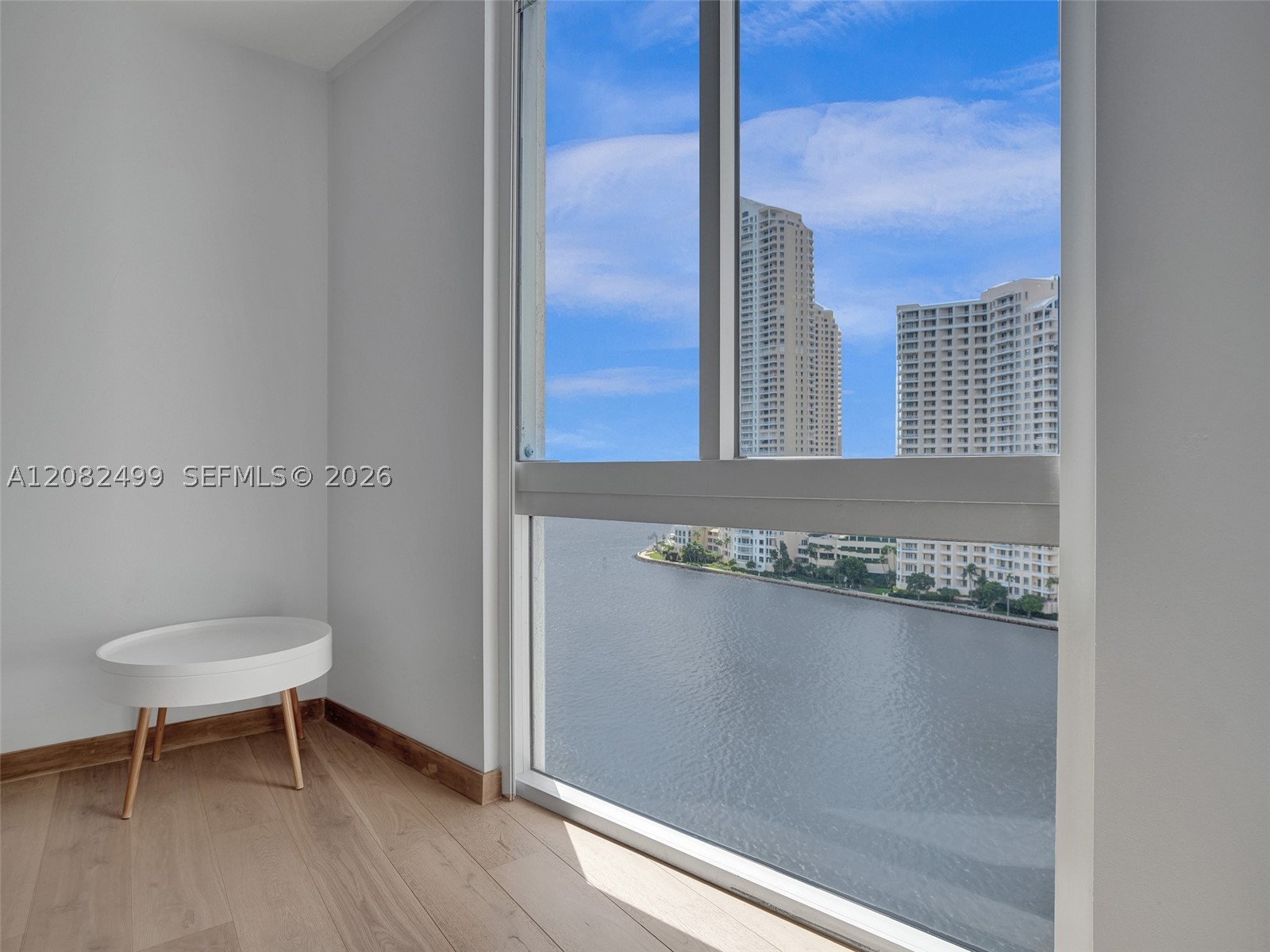 325 S Biscayne Blvd #1423, Miami FL 33131