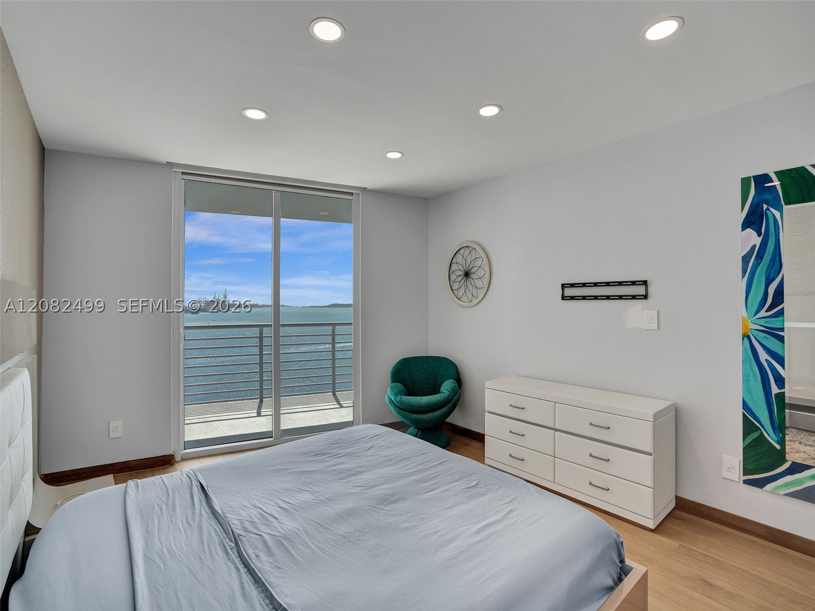 325 S Biscayne Blvd #1423, Miami FL 33131