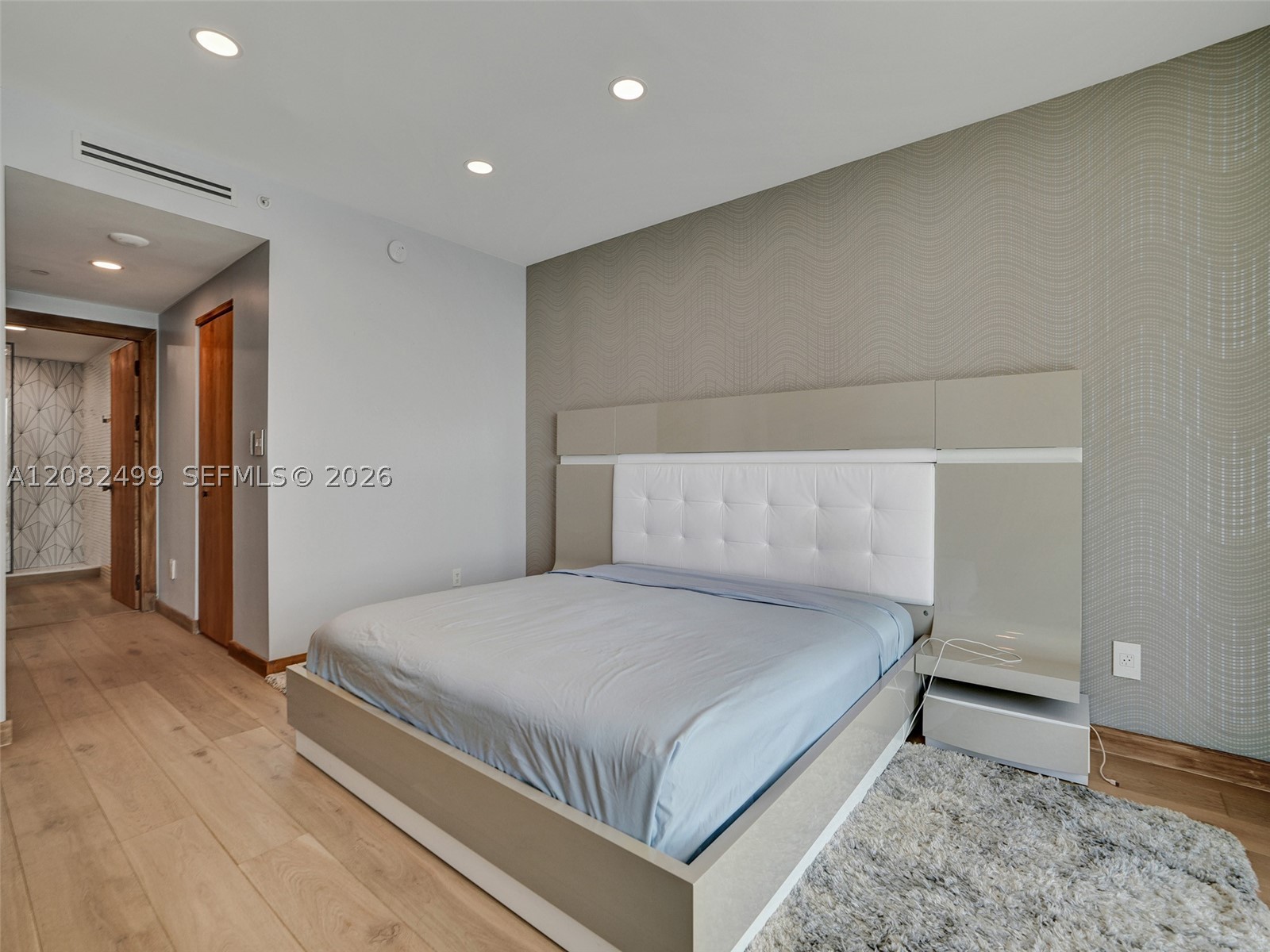 325 S Biscayne Blvd #1423, Miami FL 33131