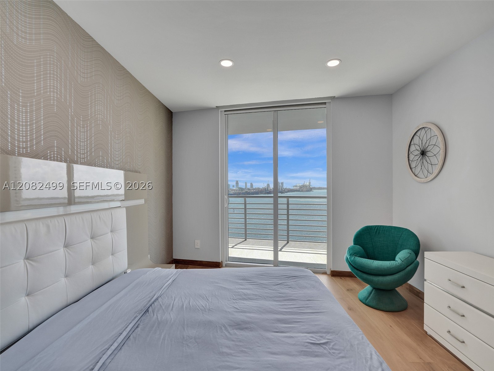 325 S Biscayne Blvd #1423, Miami FL 33131