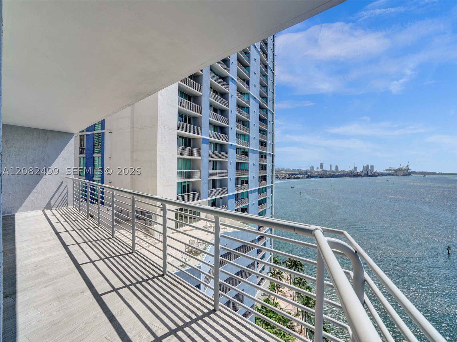 325 S Biscayne Blvd #1423, Miami FL 33131