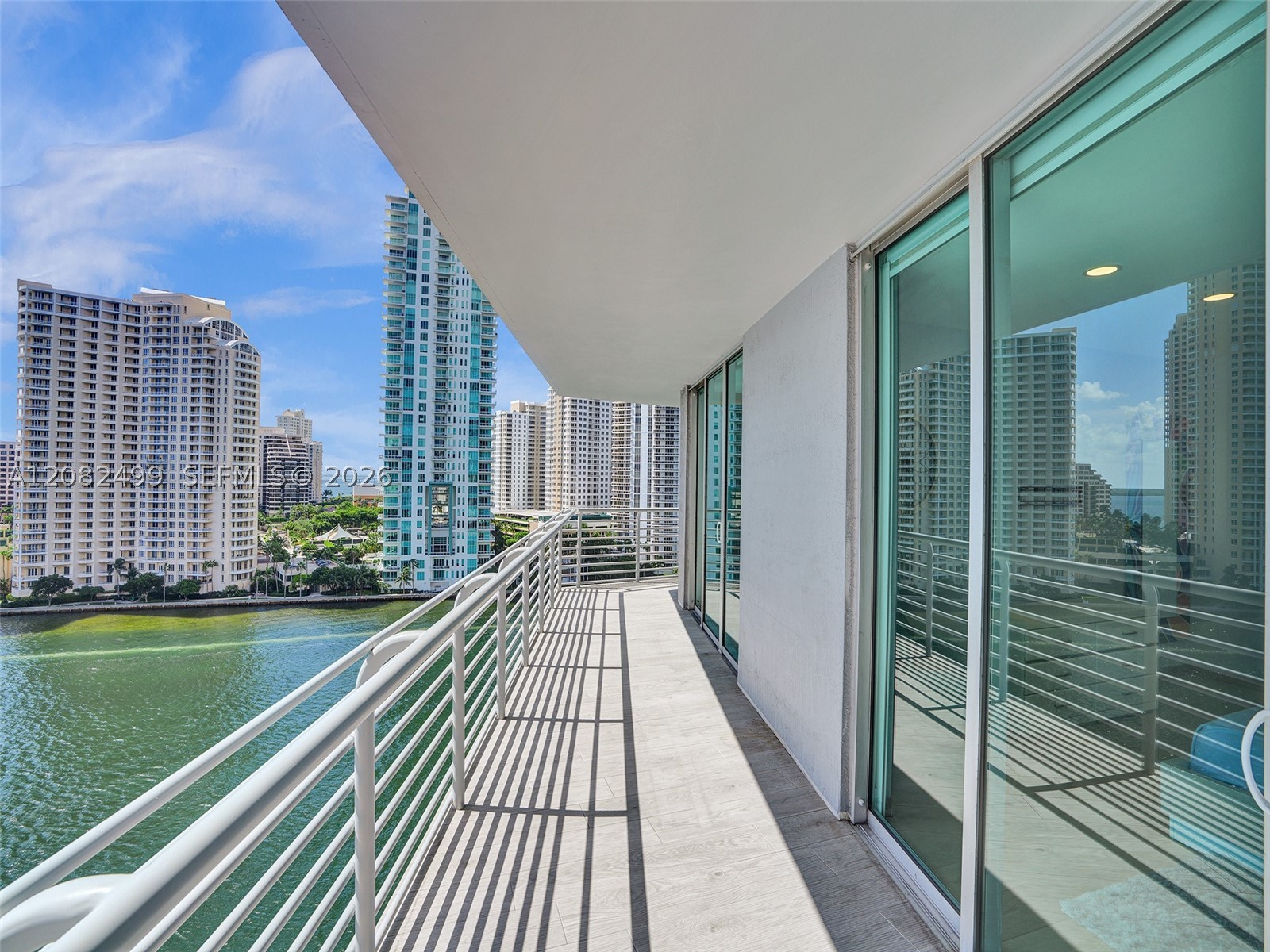 325 S Biscayne Blvd #1423, Miami FL 33131
