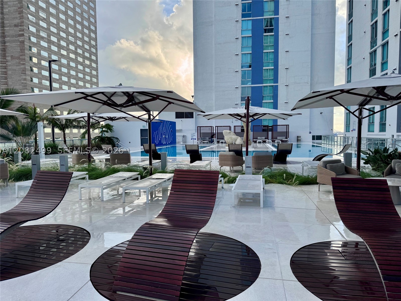 325 S Biscayne Blvd #1423, Miami FL 33131