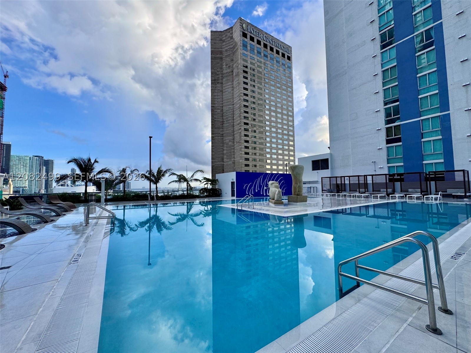 325 S Biscayne Blvd #1423, Miami FL 33131