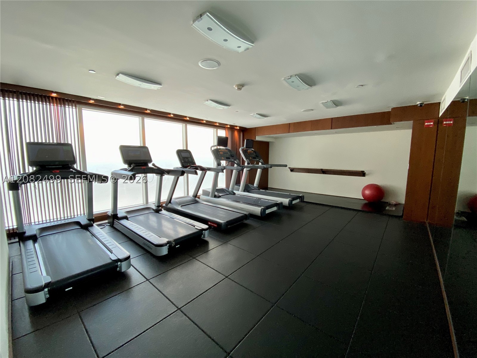325 S Biscayne Blvd #1423, Miami FL 33131