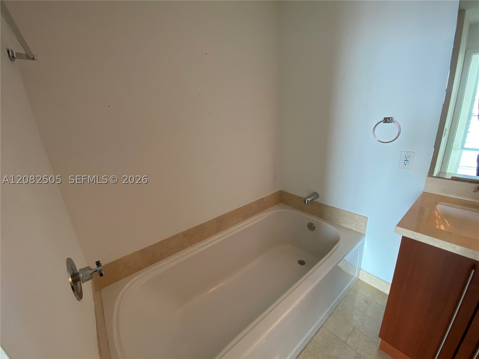 79 SW 12 ST #3810-S, Miami FL 33130