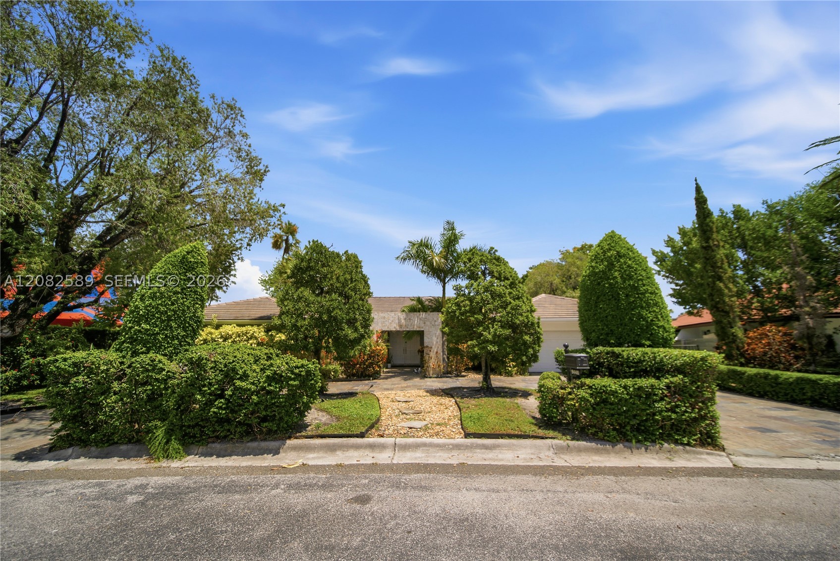 9448 NW 54th Doral Cir Ln, Doral FL 33178