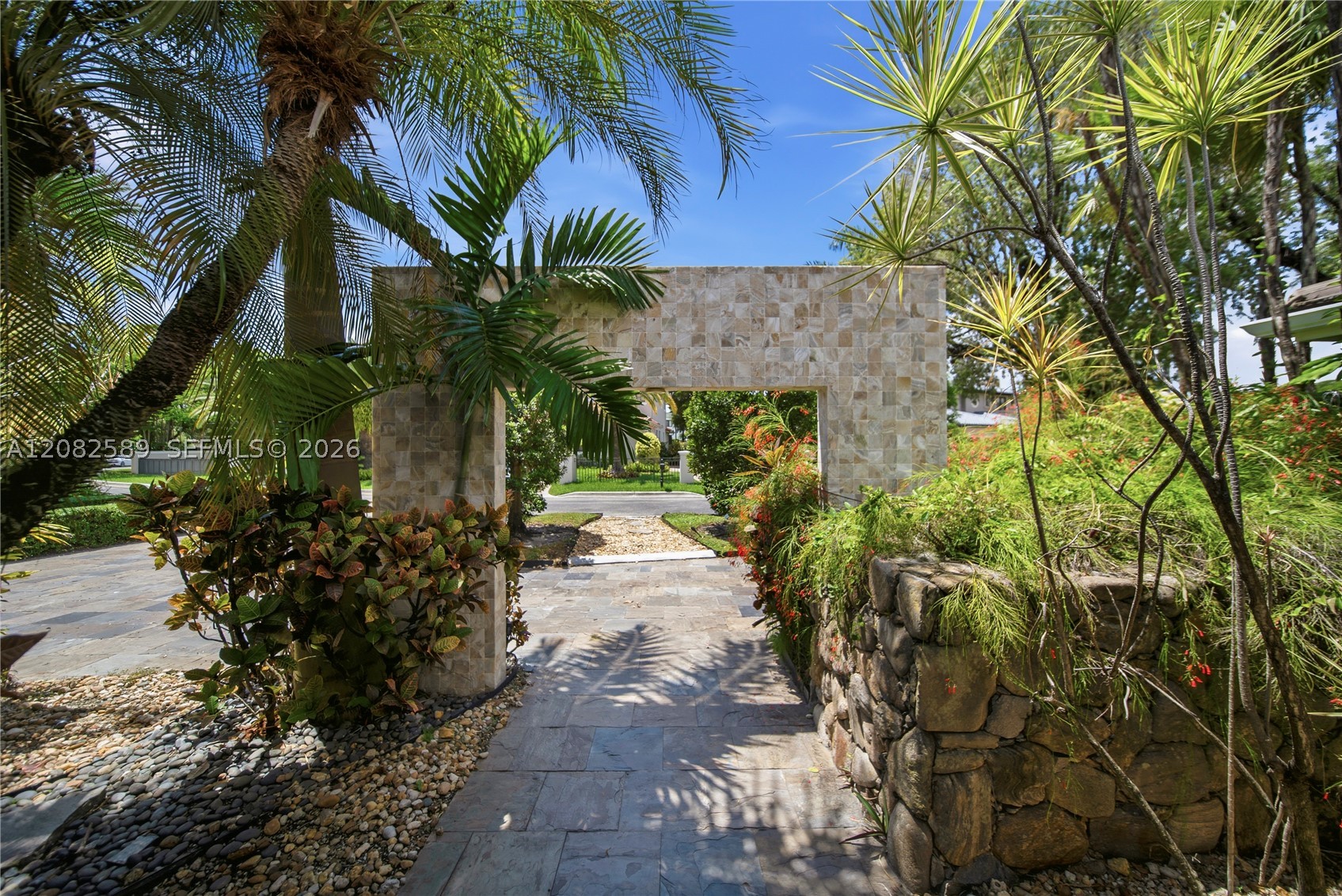9448 NW 54th Doral Cir Ln, Doral FL 33178