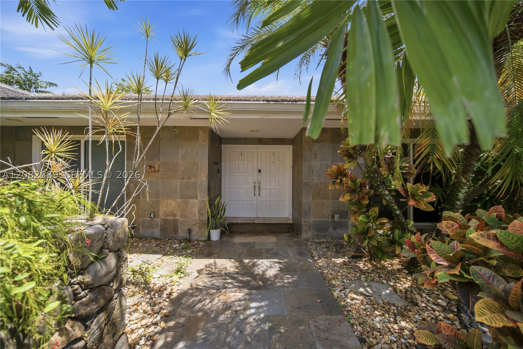 9448 NW 54th Doral Cir Ln, Doral FL 33178
