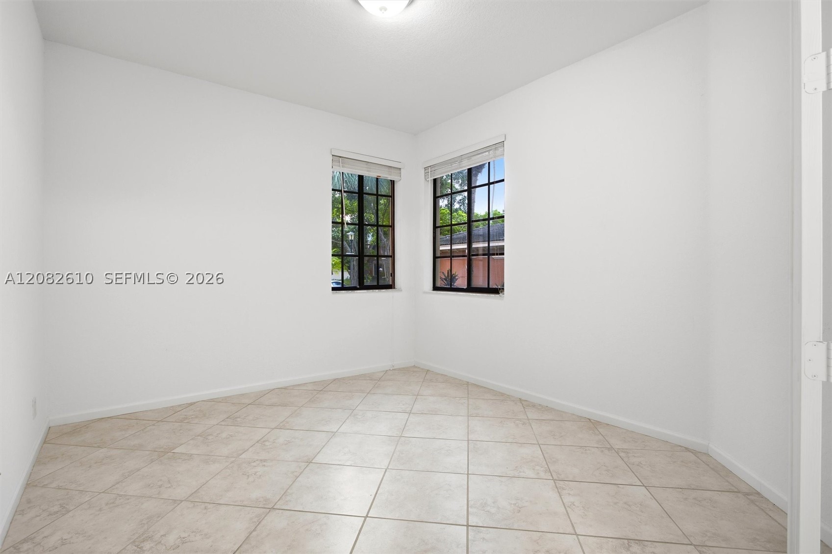 2890 Kinsington Cir #22-1, Weston FL 33332