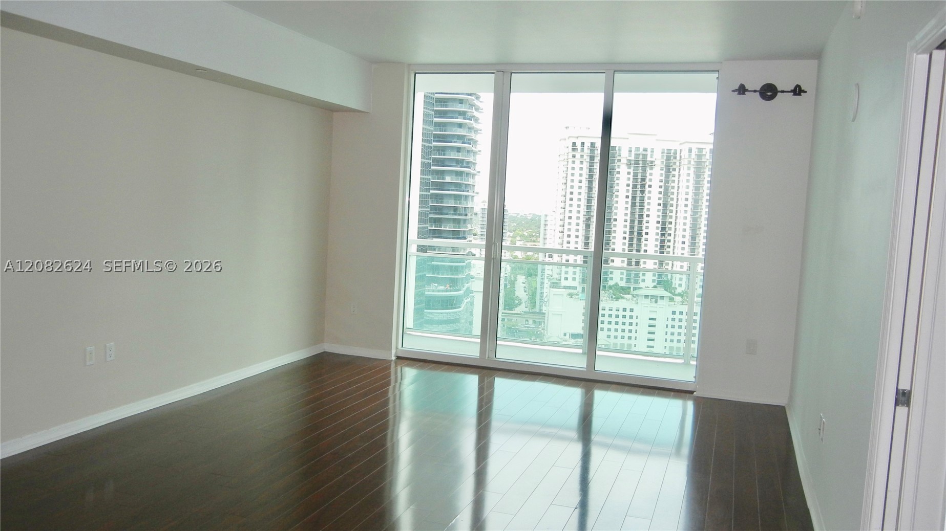 951 Brickell Ave #2509, Miami FL 33131