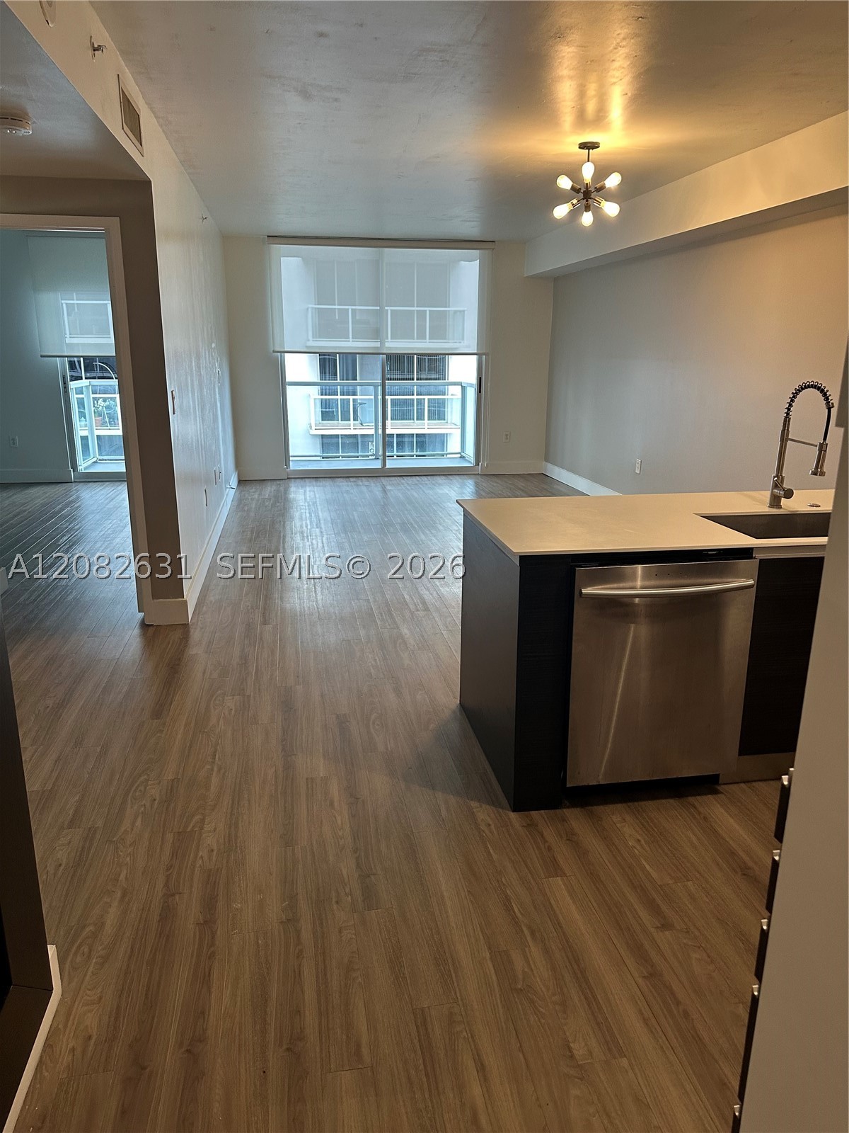 5091 NW 7th St #811, Miami FL 33126