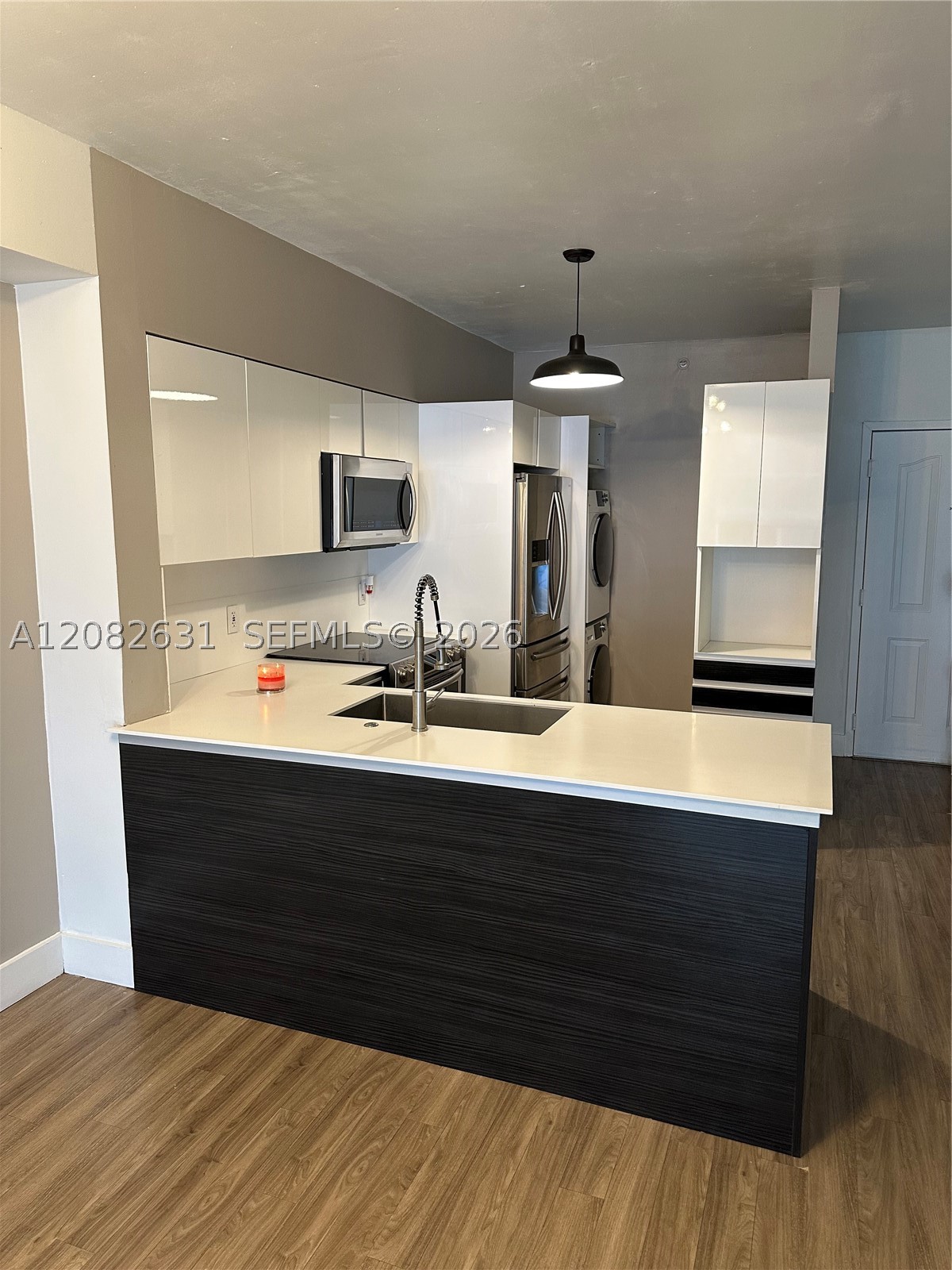 5091 NW 7th St #811, Miami FL 33126