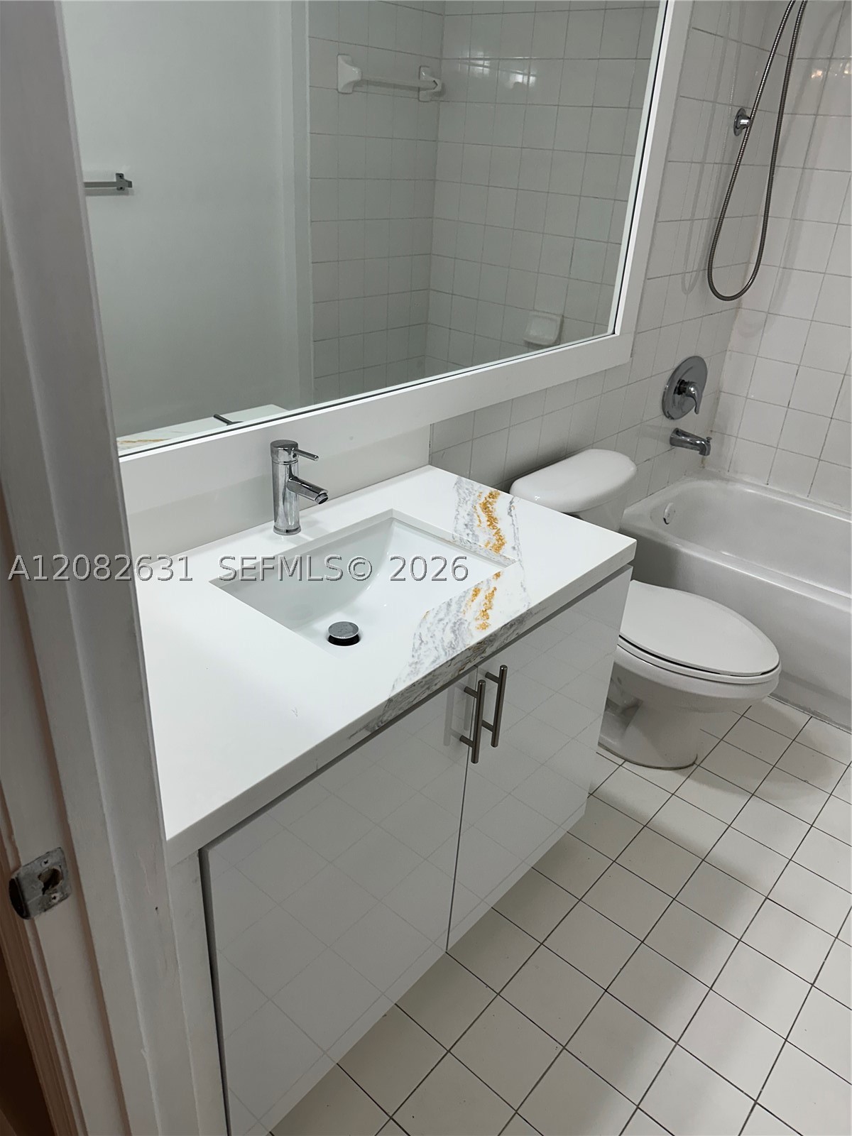 5091 NW 7th St #811, Miami FL 33126