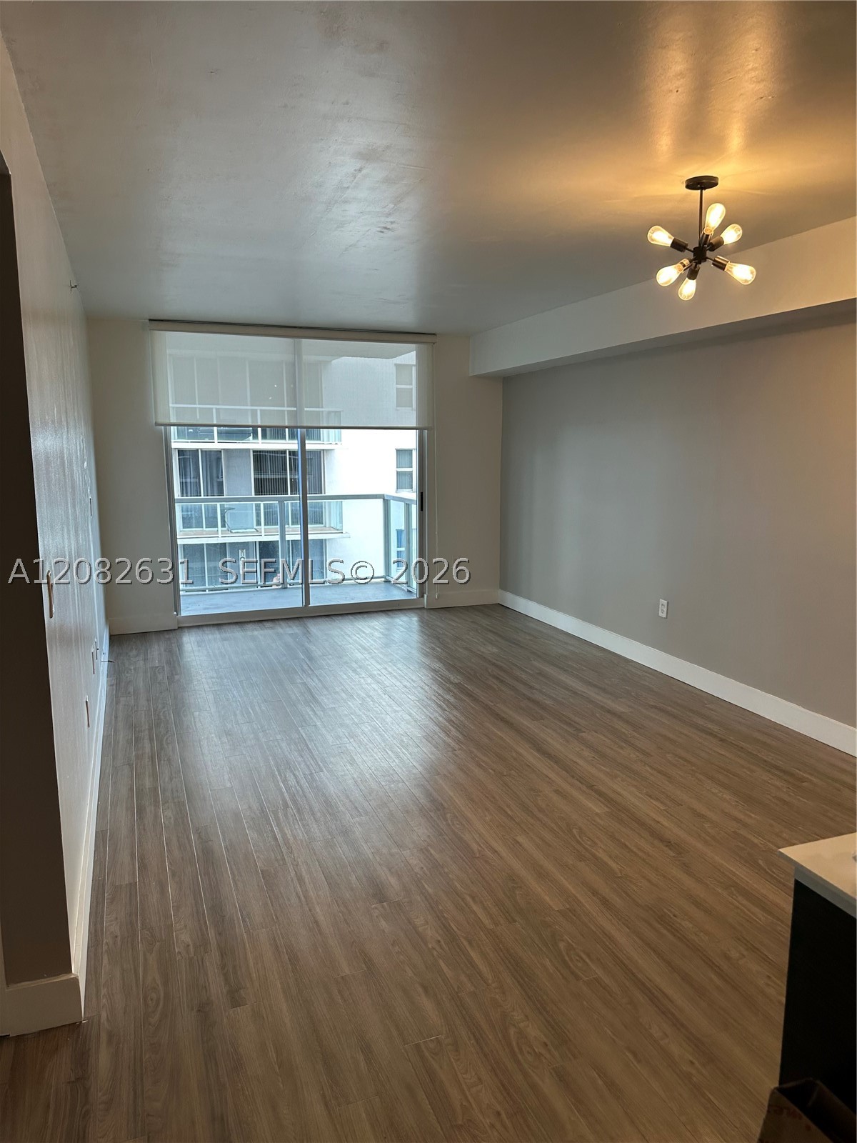 5091 NW 7th St #811, Miami FL 33126