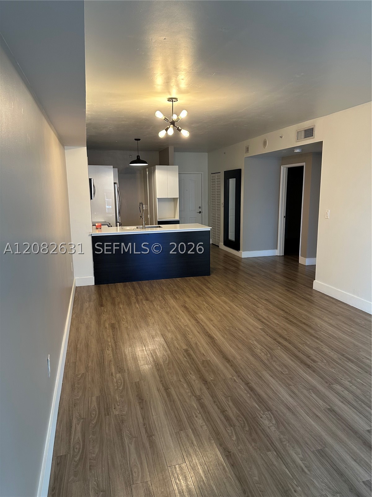 5091 NW 7th St #811, Miami FL 33126