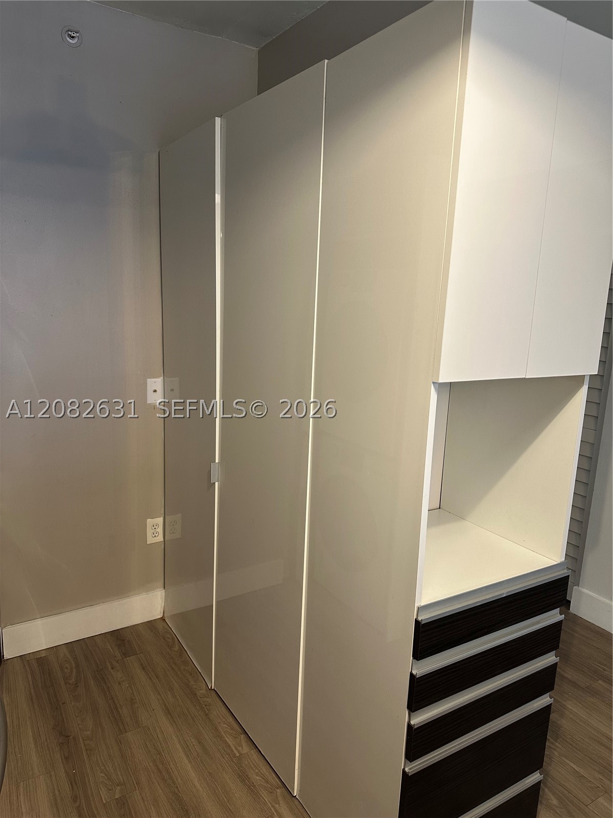 5091 NW 7th St #811, Miami FL 33126