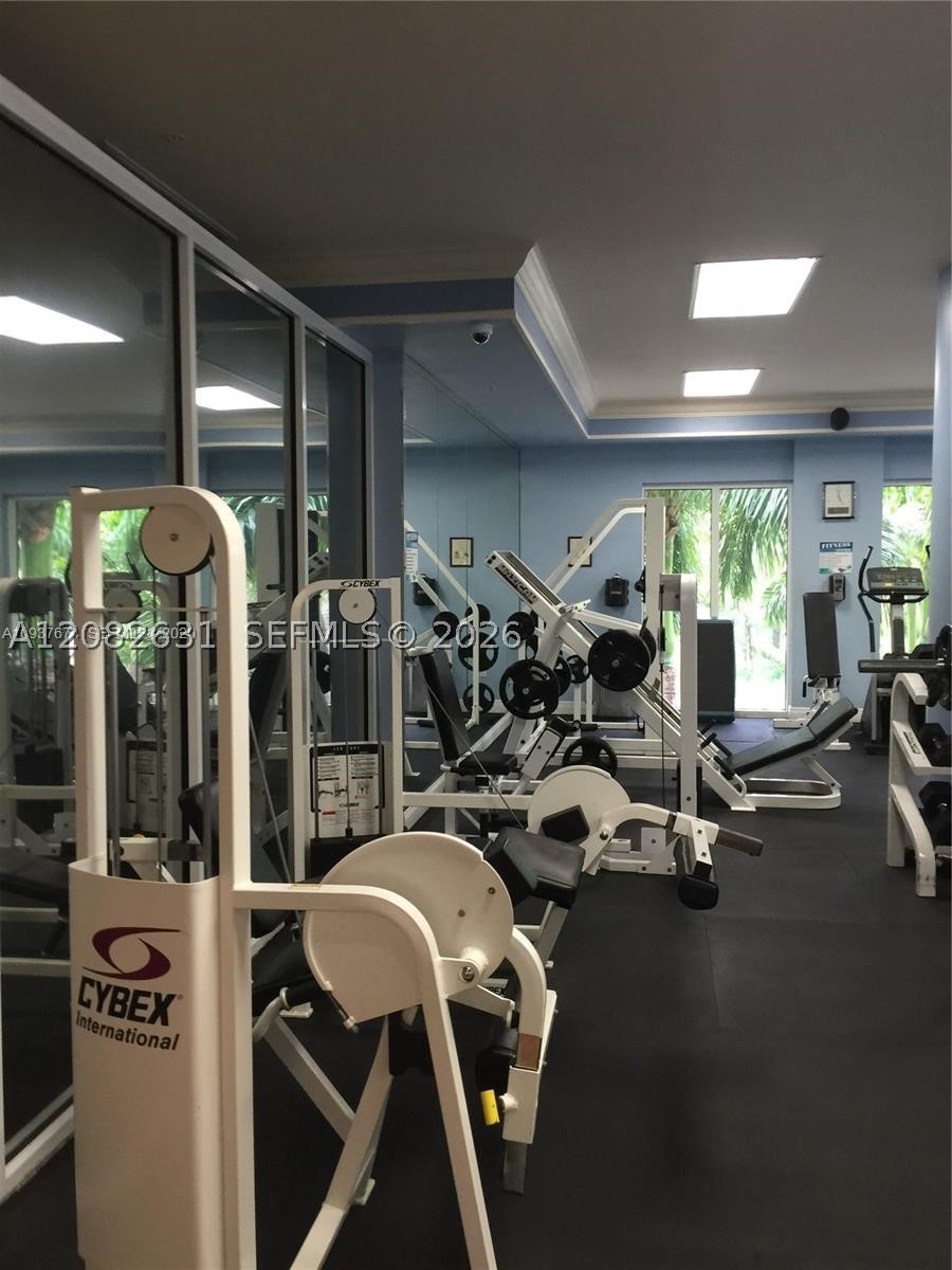 5091 NW 7th St #811, Miami FL 33126
