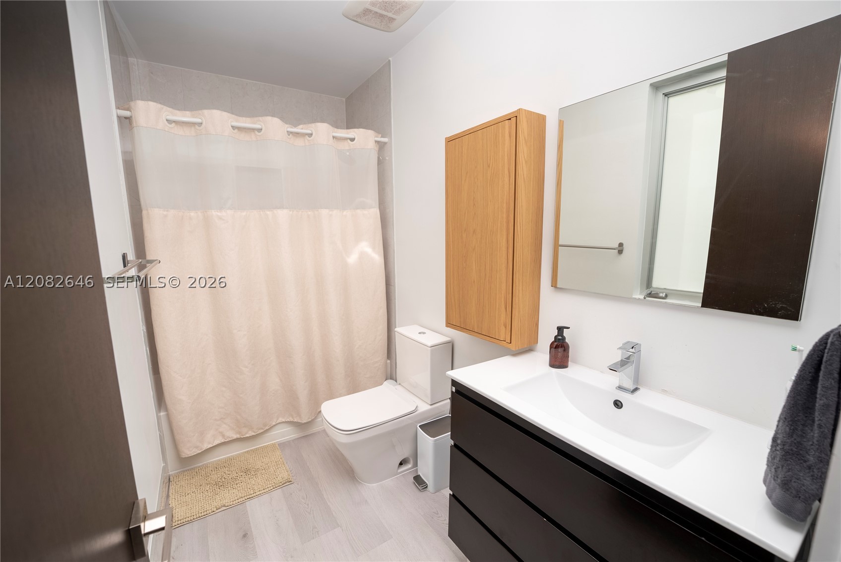 8340 NW 33 Terrace, Doral FL 33122