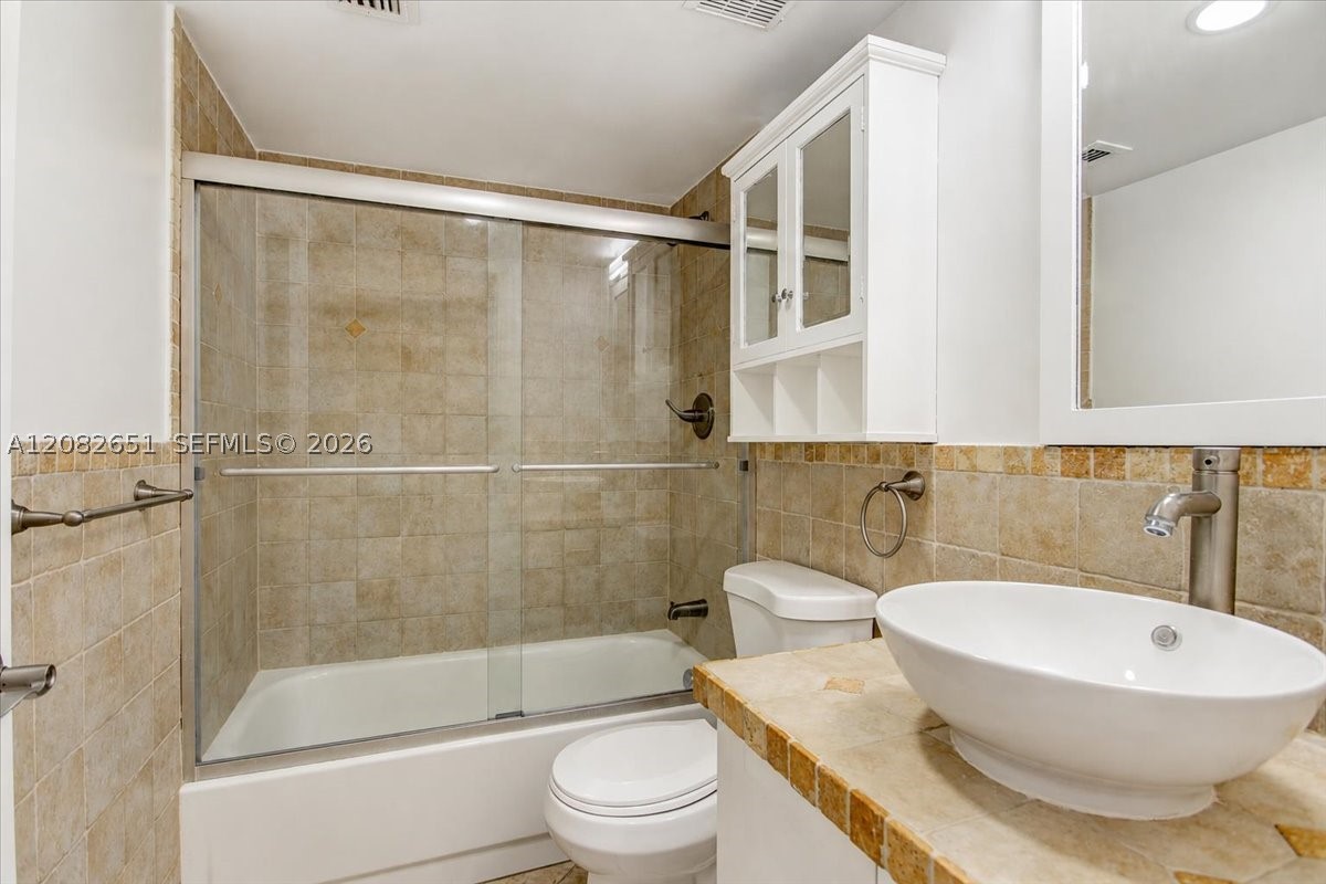 1975 Normandy Dr #303, Miami Beach FL 33141