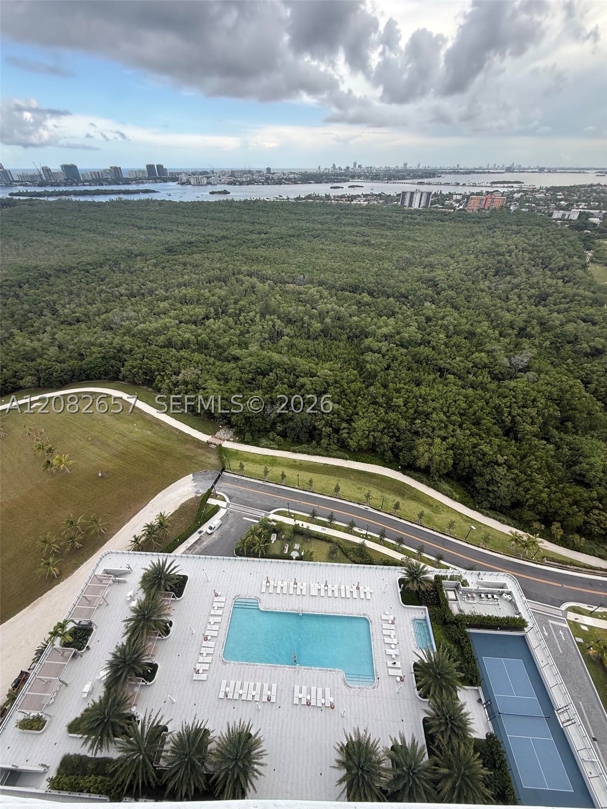 2411 Laguna Circle #2703, North Miami FL 33181