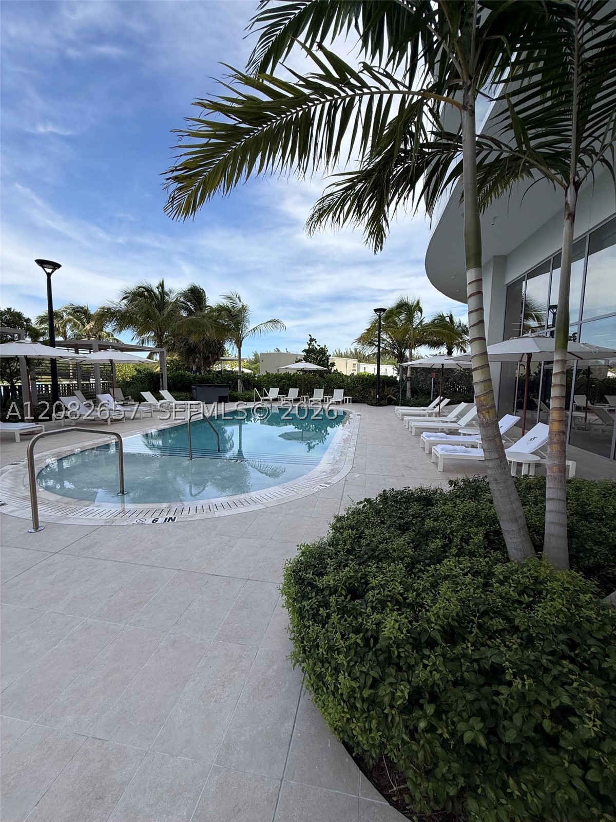 2411 Laguna Circle #2703, North Miami FL 33181