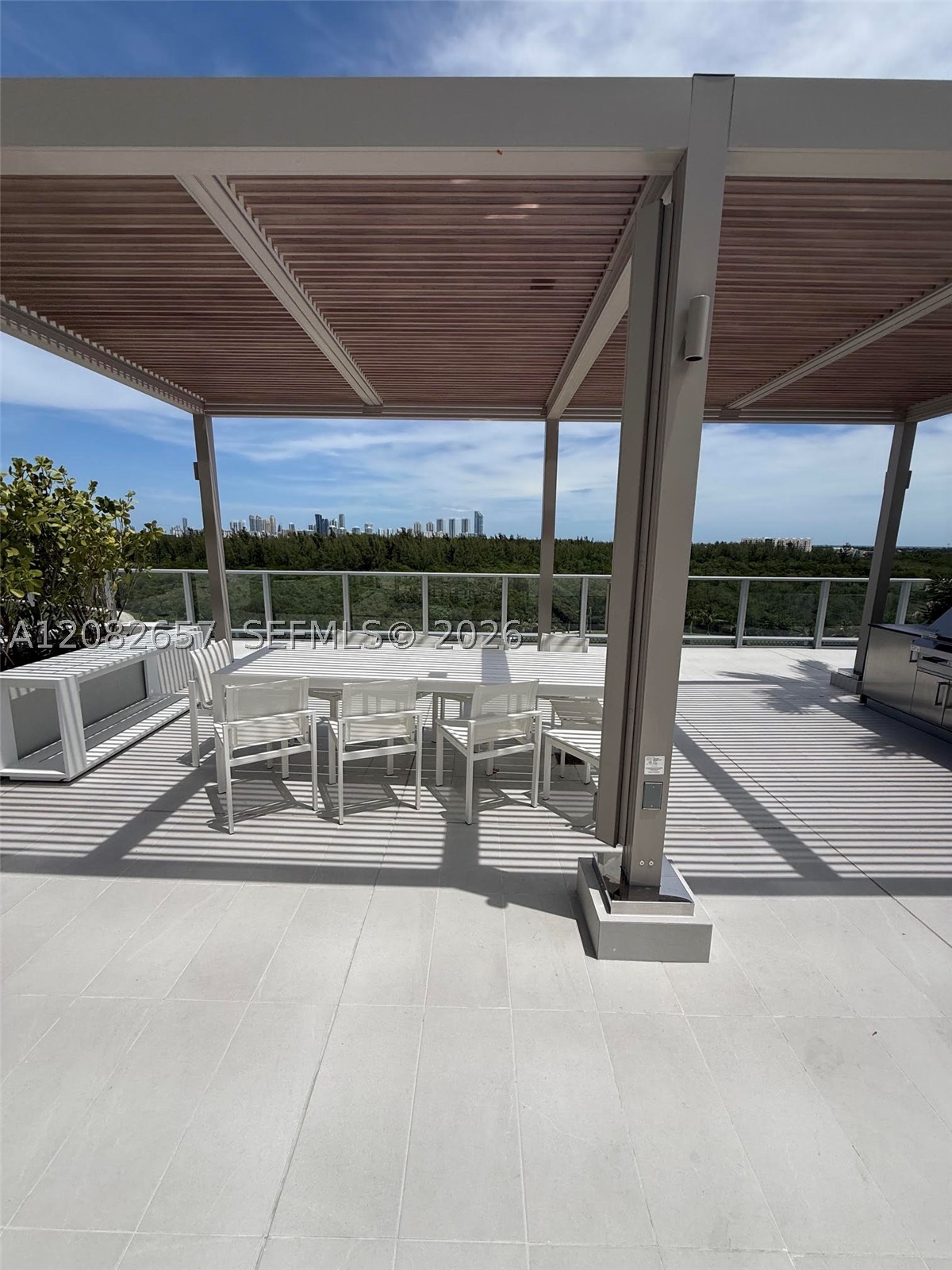 2411 Laguna Circle #2703, North Miami FL 33181