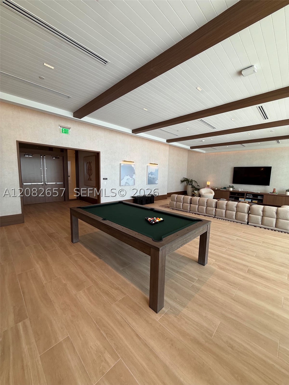 2411 Laguna Circle #2703, North Miami FL 33181