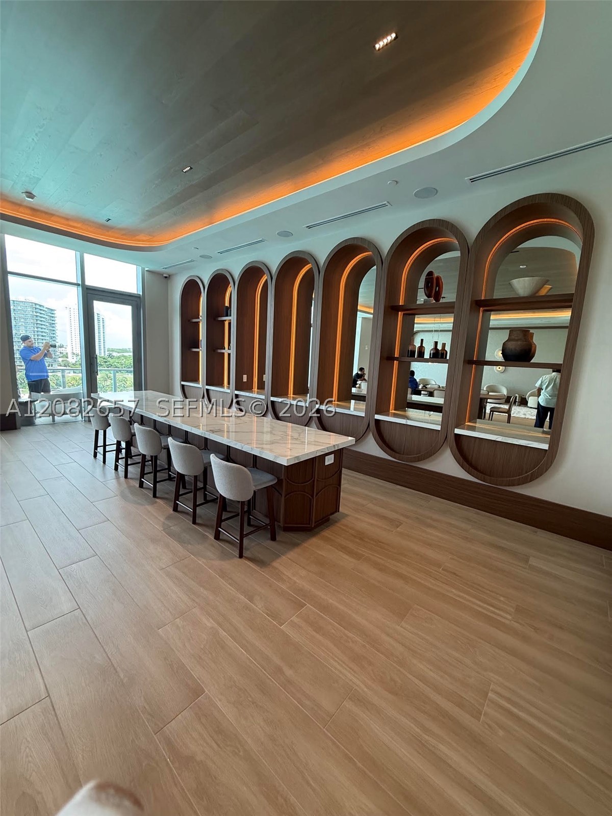 2411 Laguna Circle #2703, North Miami FL 33181