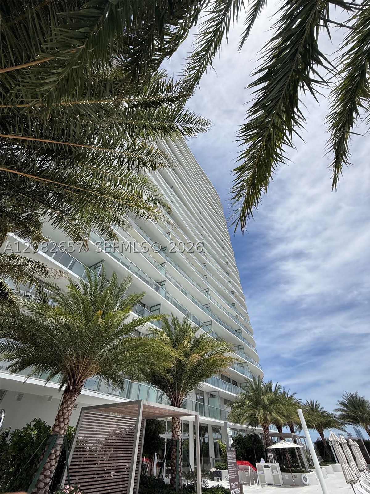 2411 Laguna Circle #2703, North Miami FL 33181