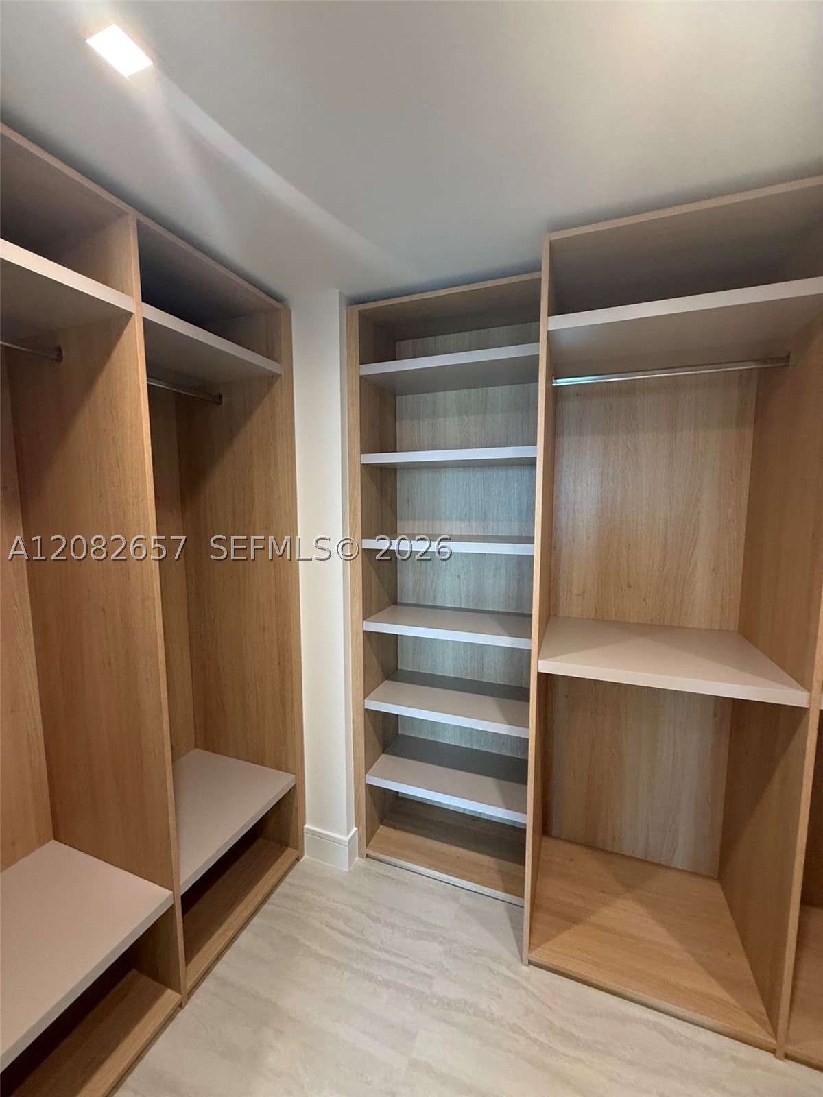 2411 Laguna Circle #2703, North Miami FL 33181