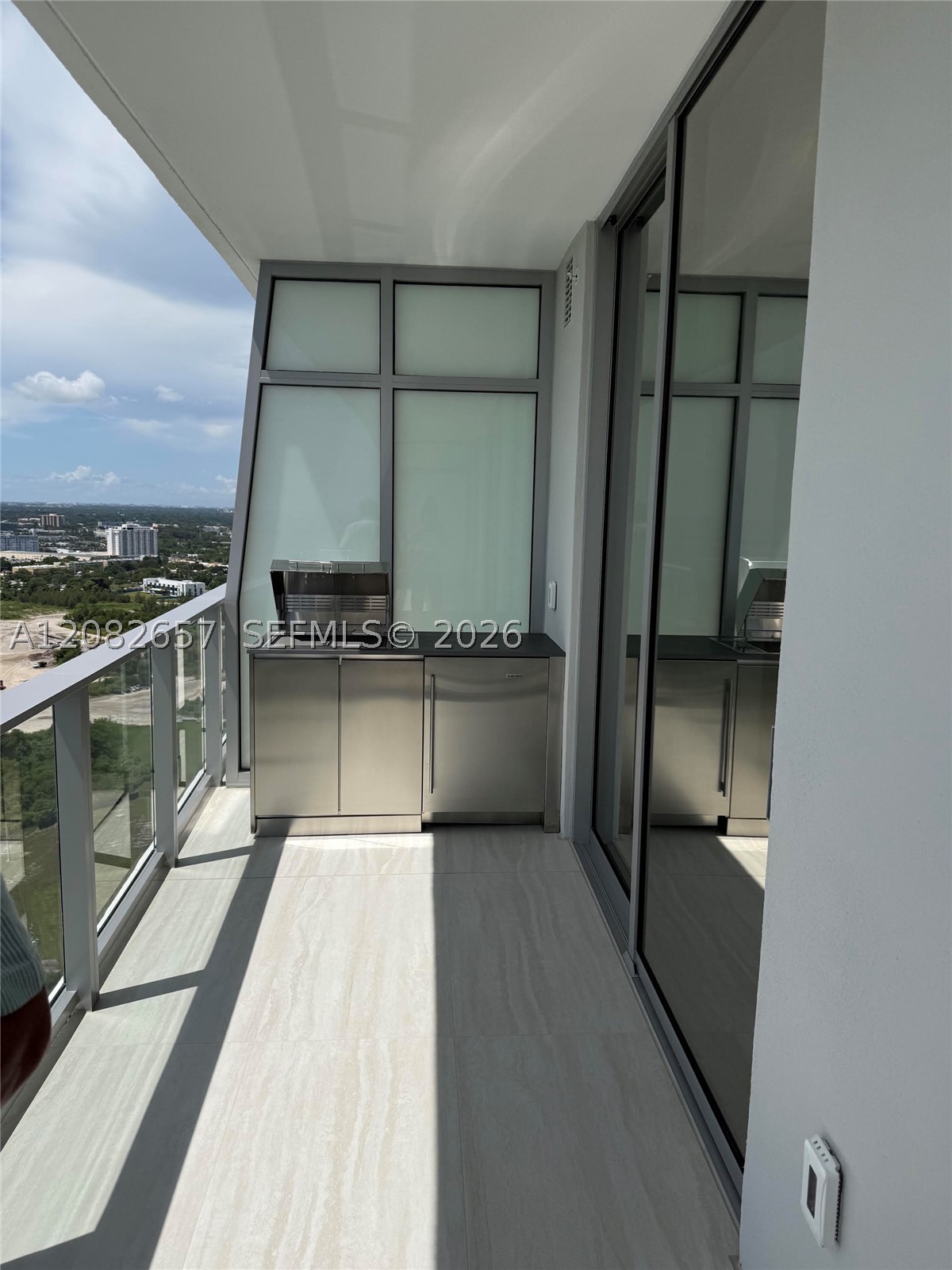 2411 Laguna Circle #2703, North Miami FL 33181