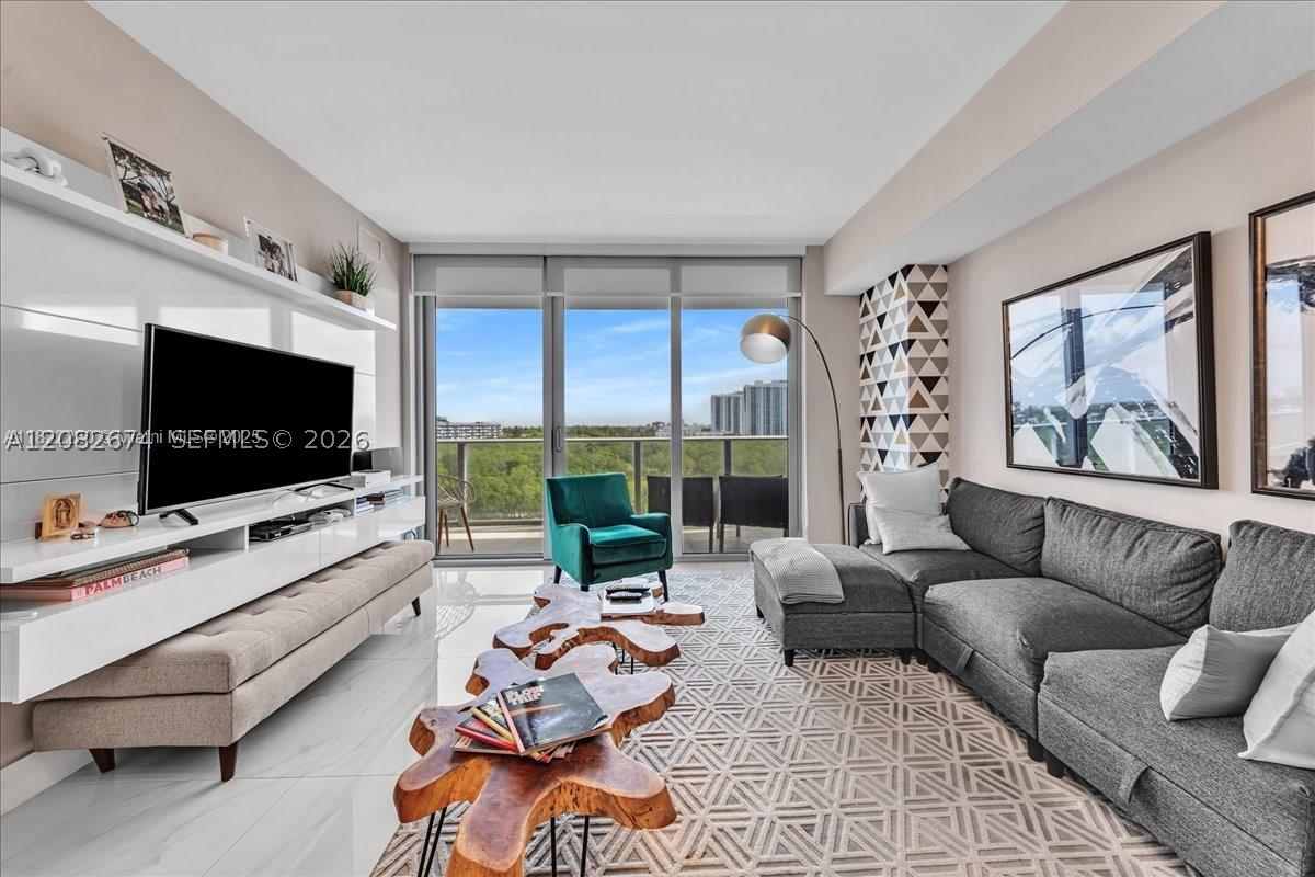16385 Biscayne #804, North Miami Beach FL 33160
