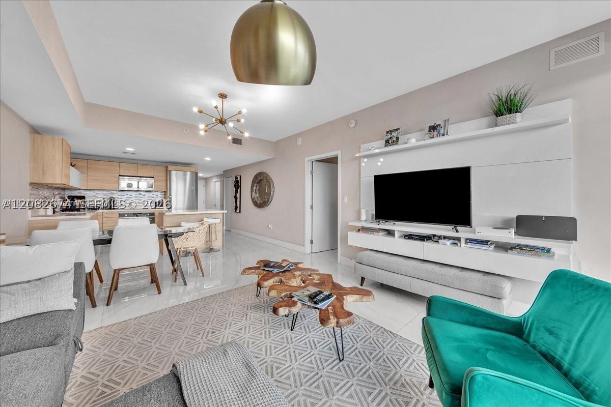 16385 Biscayne #804, North Miami Beach FL 33160