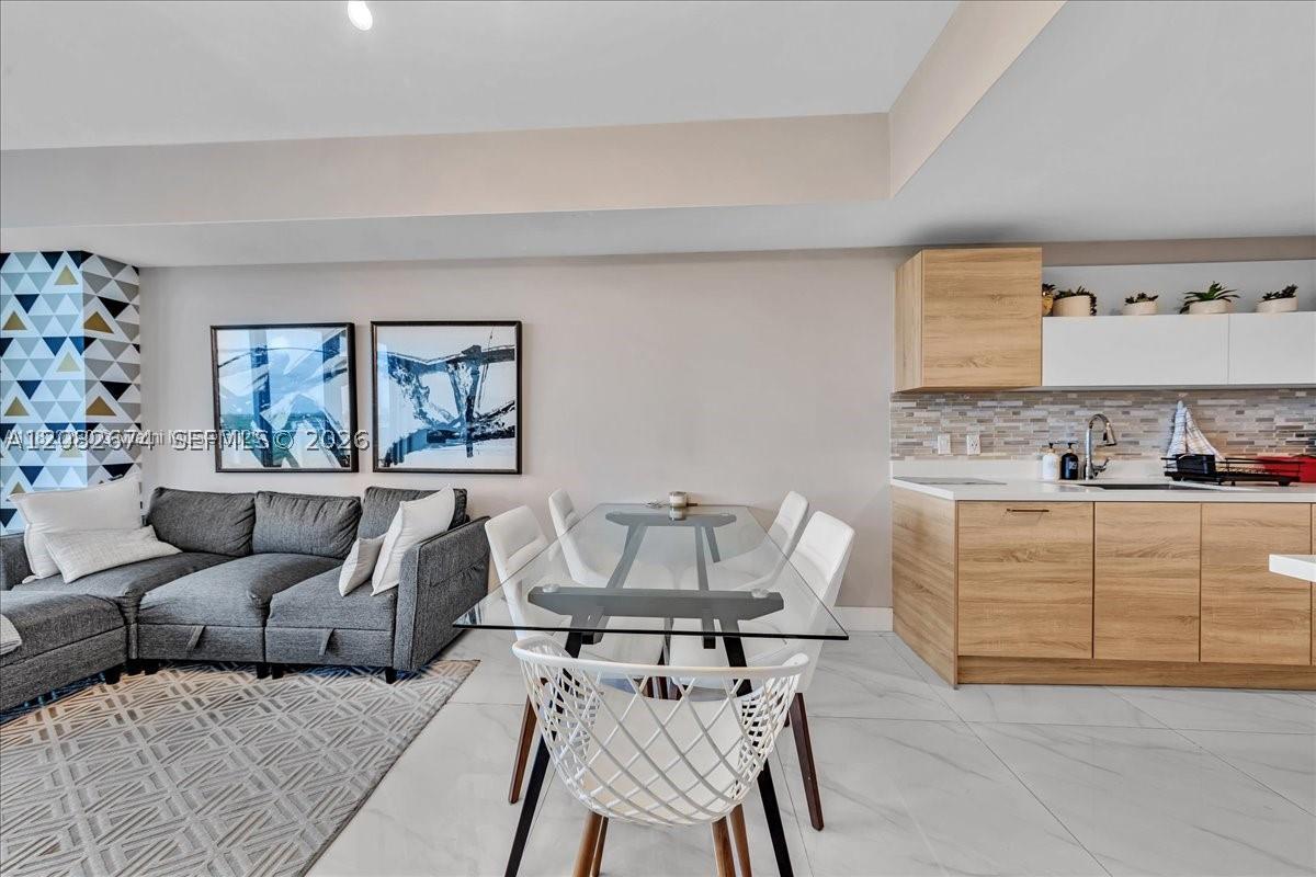 16385 Biscayne #804, North Miami Beach FL 33160