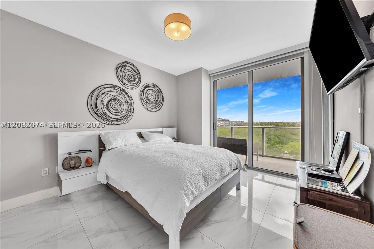 16385 Biscayne #804, North Miami Beach FL 33160
