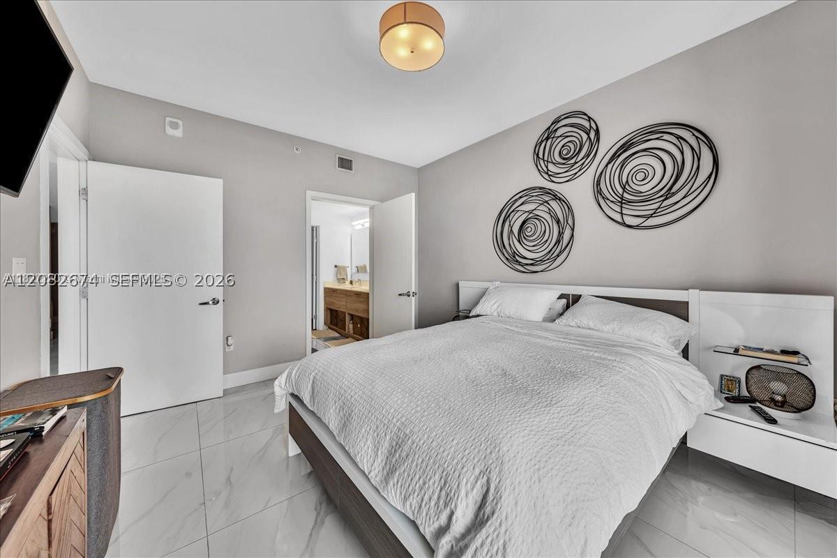 16385 Biscayne #804, North Miami Beach FL 33160