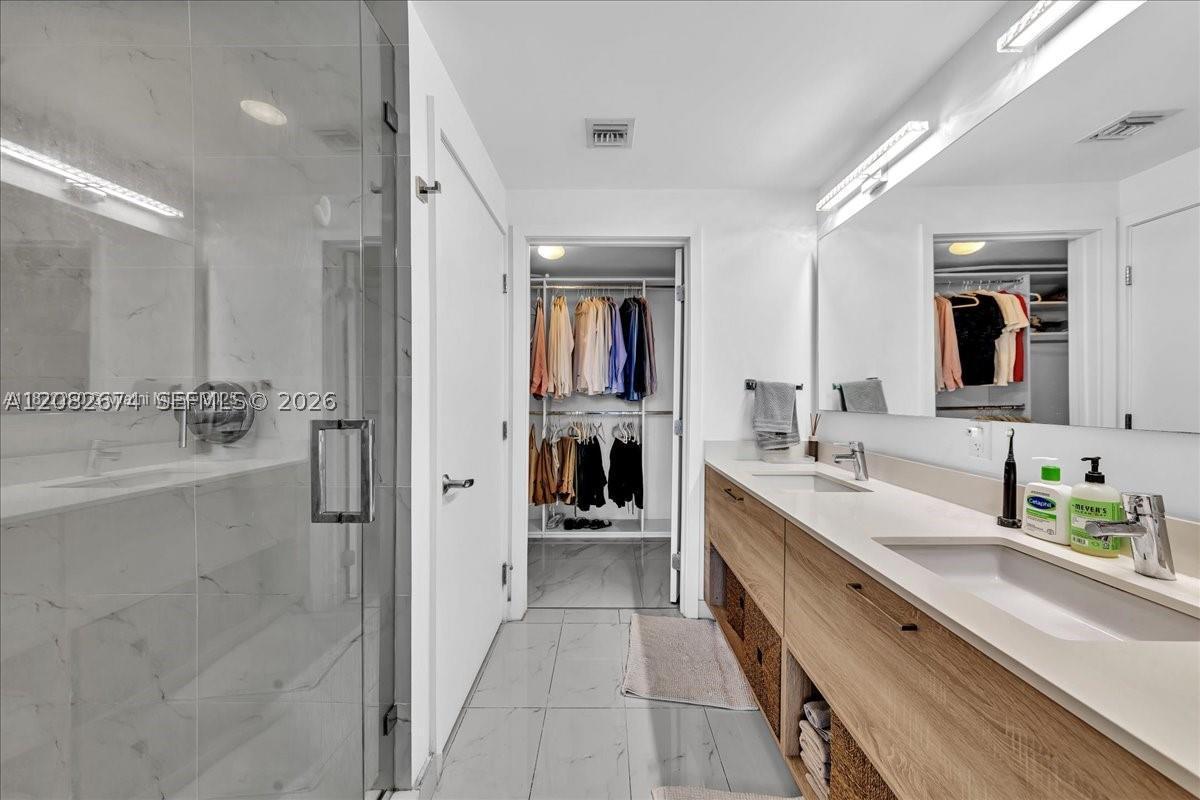 16385 Biscayne #804, North Miami Beach FL 33160