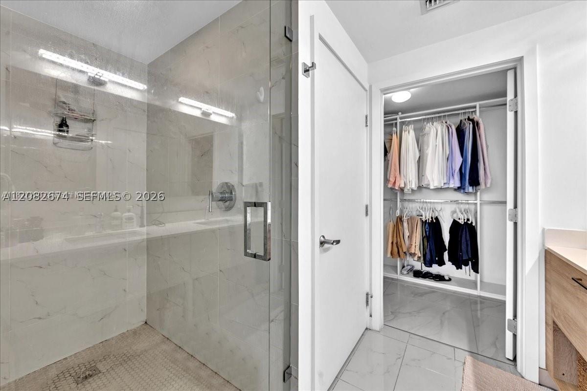 16385 Biscayne #804, North Miami Beach FL 33160