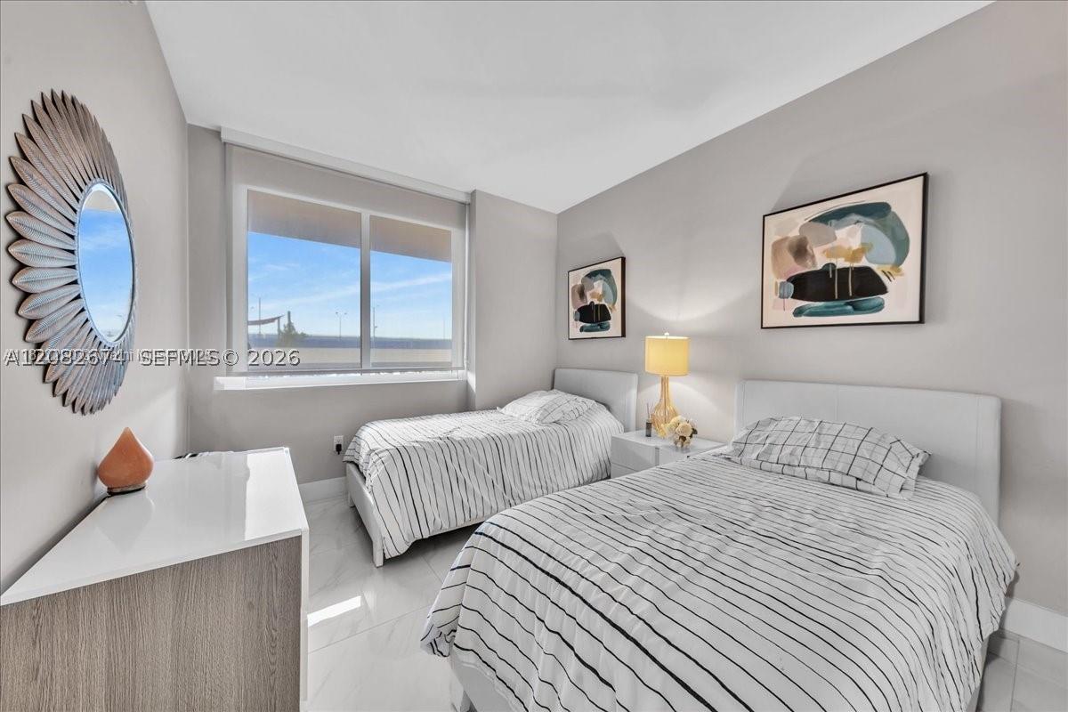 16385 Biscayne #804, North Miami Beach FL 33160
