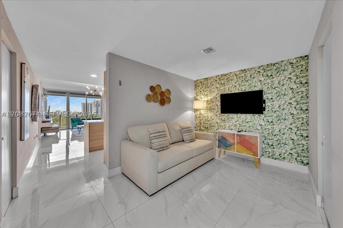 16385 Biscayne #804, North Miami Beach FL 33160